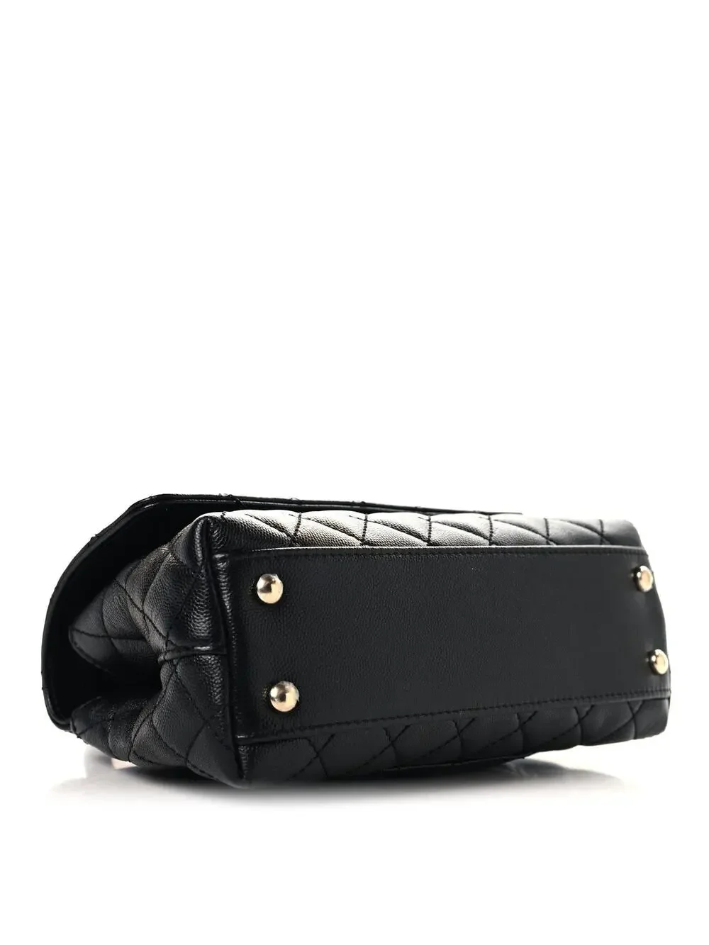 CHANEL indulge timeless